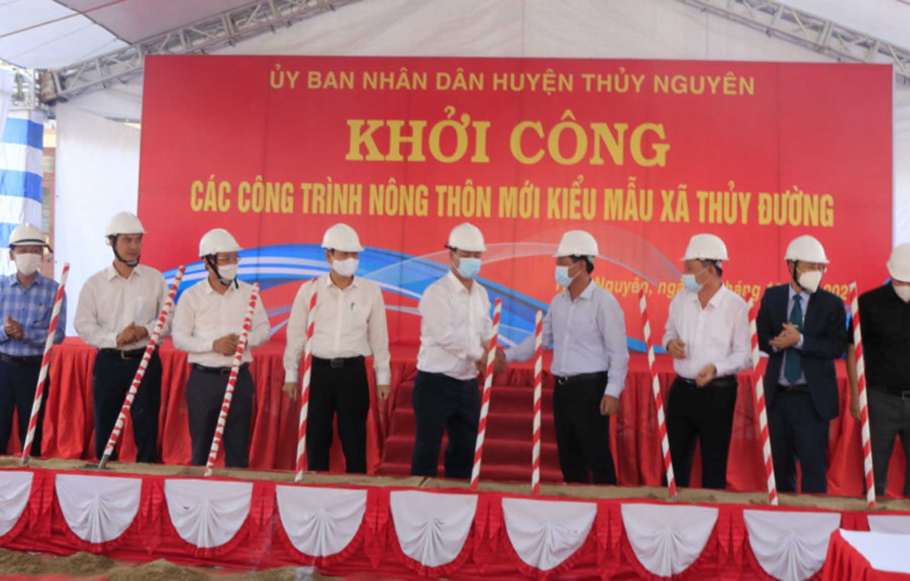 Khởi công xây dựng các công trình NTM kiểu mới tại xã Thủy Đường, Hòa Bình (Thủy Nguyên)