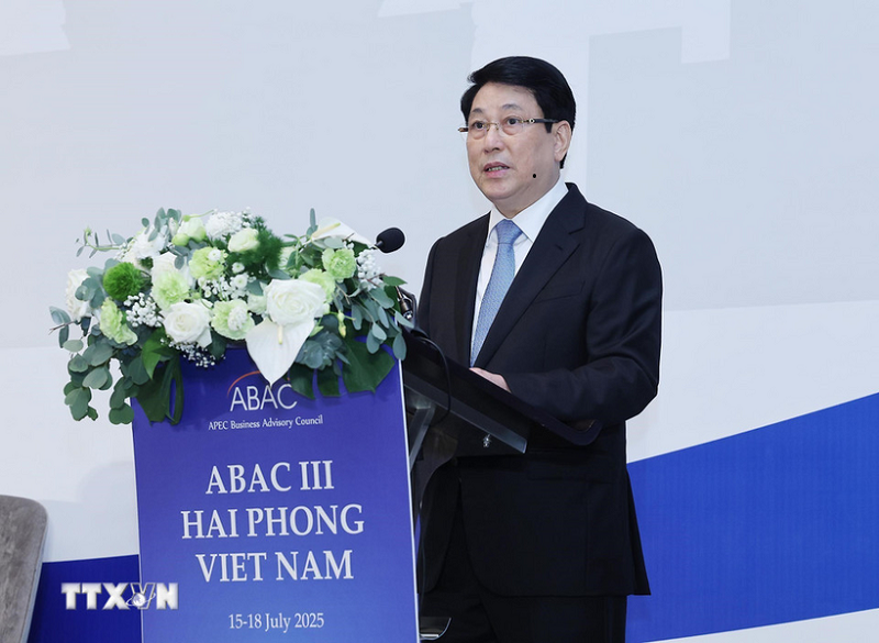 Chủ tịch nước Lương Cường phát biểu tại Kỳ họp lần thứ 3 Hội đồng Tư vấn Kinh doanh APEC 2025. Ảnh: Lâm Khánh/TTXVN