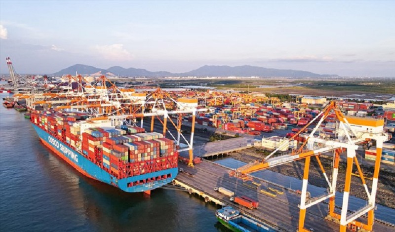 Với hơn 7 triệu Teu hàng hoá thông qua năm 2024 (tăng 29,2% so với năm 2023), cảng biển Cái Mép xếp vị trí thứ 30 trong 100 cảng biển lưu thông hàng hóa nhiều nhất thế giới Với hơn 7 triệu Teu hàng hoá thông qua năm 2024 (tăng 29,2% so với năm 2023), cảng biển Cái Mép xếp vị trí thứ 30 trong 100 cảng biển lưu thông hàng hóa nhiều nhất thế giới