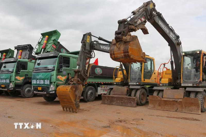 Nghi thức khởi công dự án. (Ảnh: Minh Thu/TTXVN)