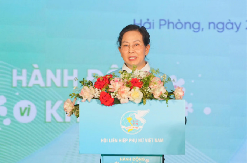 Bà Lê Thị Thủy - Ủy viên Trung ương Đảng, Phó Chủ tịch Ủy ban Trung ương MTTQ Việt Nam, Chủ tịch Hội LHPN Việt Nam phát biểu tại buổi lễ.
