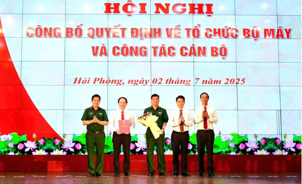Đảng bộ Quân sự TP Hải Phòng do ông Lê Tiến Châu, Uỷ viên Trung ương Đảng, Bí thư Thành uỷ, Trưởng đoàn Đại biểu Quốc hội thành phố là Bí thư Đảng uỷ.