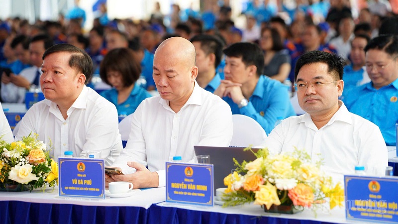 Tổng Biên tập Báo Công Thương Nguyễn Văn Minh và lãnh đạo các đơn vị chức năng của Bộ Công Thương tham dự buổi lễ. Ảnh: Thái Mạnh