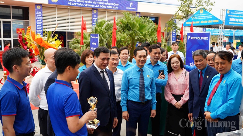 Thứ trưởng Nguyễn Sinh Nhật Tân dự lễ phát động Tháng Công nhân năm 2026 - 5