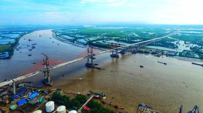 Cầu Bạch Đằng nối Hải Phòng với Quảng Ninh sắp hoàn thiện