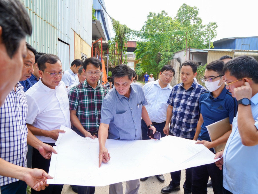 Kết luận của Chủ tịch UBND thành phố tại buổi kiểm tra việc sử dụng đất, thu hồi đất, giải phóng mặt bằng một số dự án trên địa bàn huyện Thủy Nguyên và quận Ngô Quyền