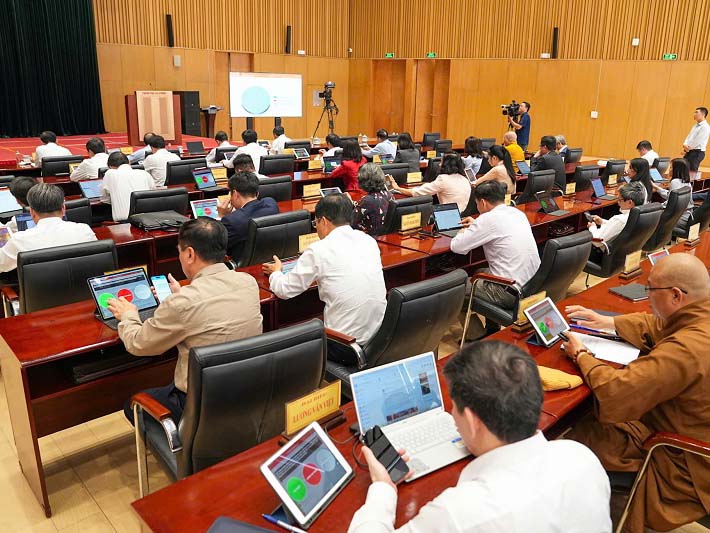 Kỳ họp thứ 32 (Kỳ họp thường lệ cuối năm 2025) HĐND thành phố khóa XVI, nhiệm kỳ 2021 - 2026 diễn ra trong 03 ngày từ 8 đến 10/12/2025