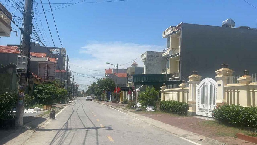 Cần bán lô đất 105 m2 mặt đường chính khu phố 5, Phường Quảng Yên, thị xã Quảng Yên