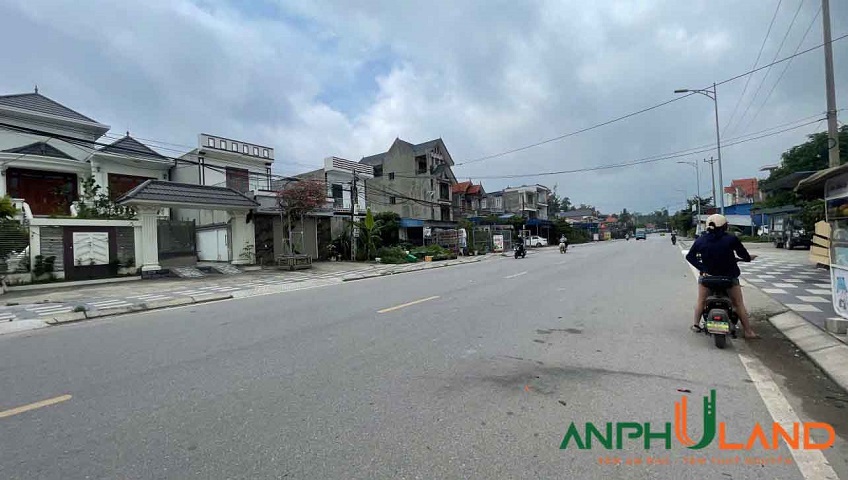 Cần bán nhà mái thái đẹp, mặt đường 352 xã Việt Khê (xã Lại Xuân cũ), TP Hải Phòng